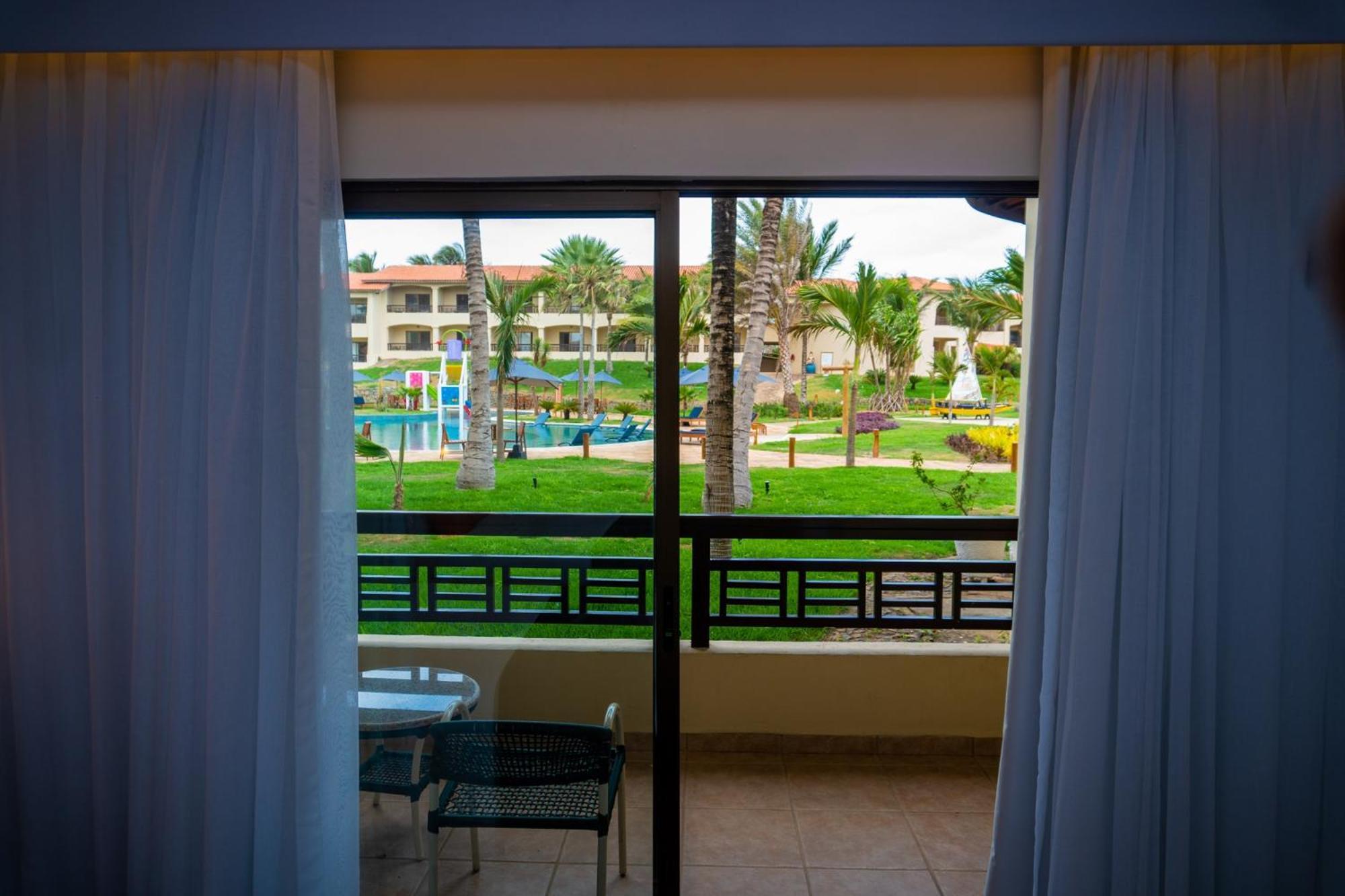 Sun City Rota Das Emocoes Камосим Екстериор снимка